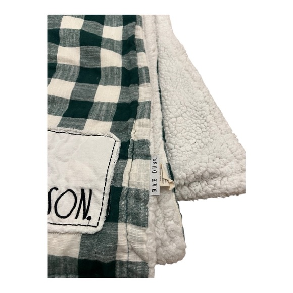 Rae Dunn "Tis The Season" green and white buffalo check sherpa throw blanket - Picture 3 of 4